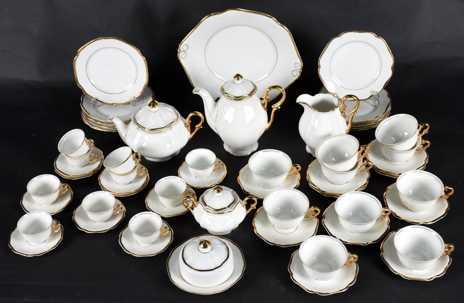 Conjunto para chá e café de porcelana MAUÁ, composto por 2 bules, 1... - foto 2 de 6