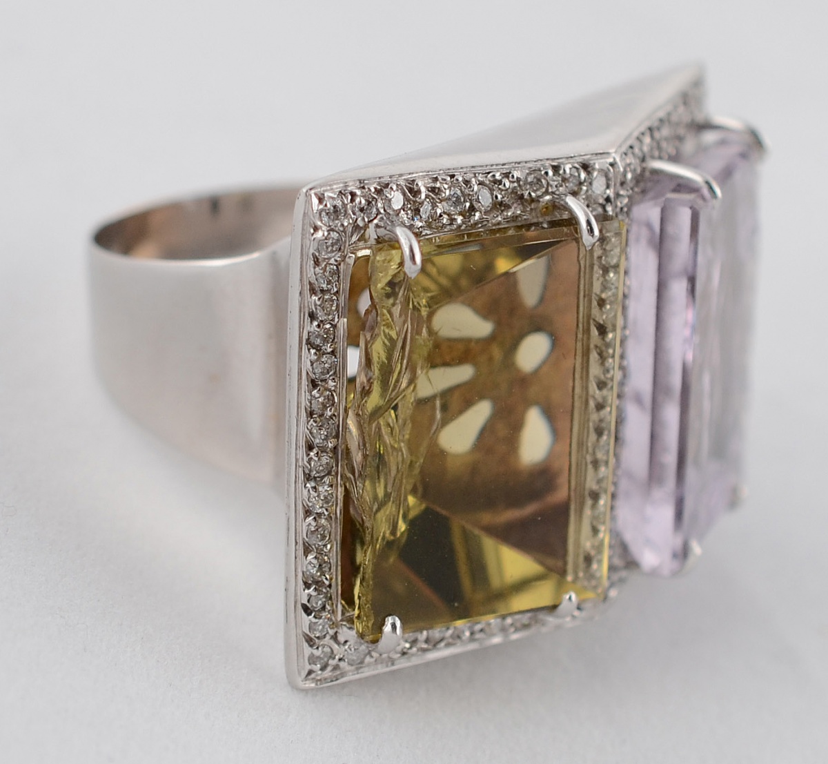 Anel de ouro branco 18 k, com duas turmalinas retangulares... - foto 1 de 3