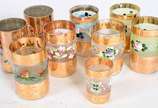 Coleção com 20 antigos copos e 1 caneca de vidr... - Coleção com 20 antigos copos e 1 caneca de vidro decoradas com realces dourados, em diversos modelos.