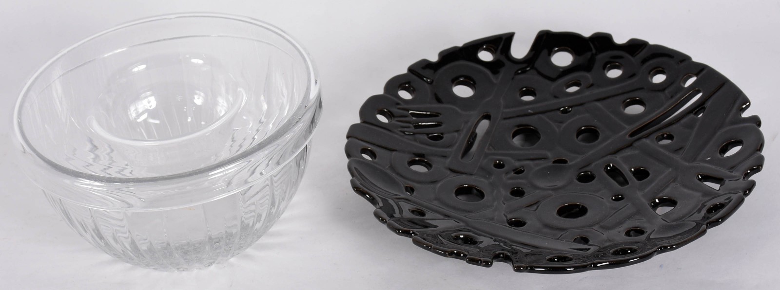 Duas peças sendo: Porta caviar de cristal e prato decorativo de... - foto 1 de 4