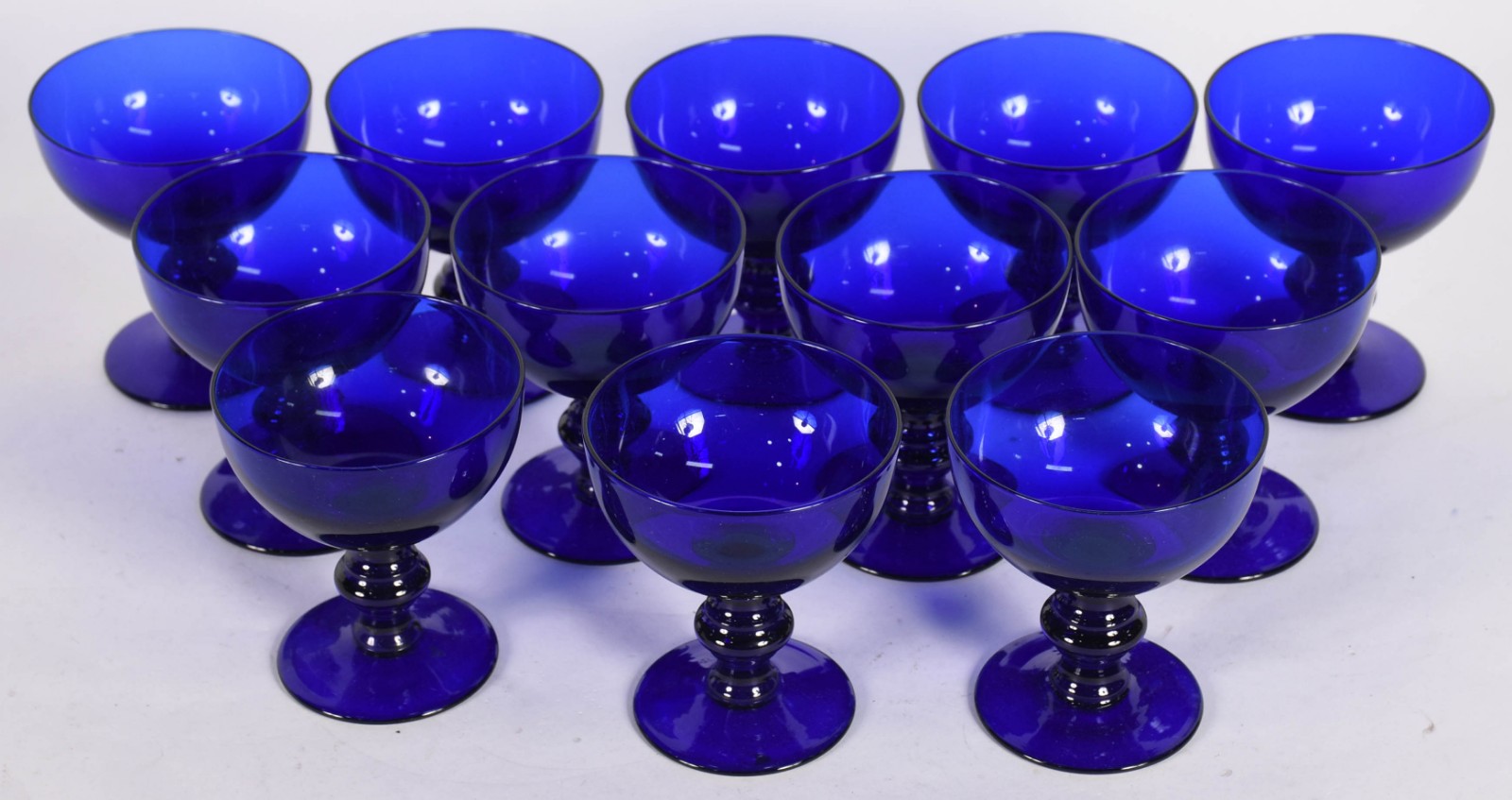 Doze taças de vidro azul para sobremesa ou champagne. - foto 2 de 3
