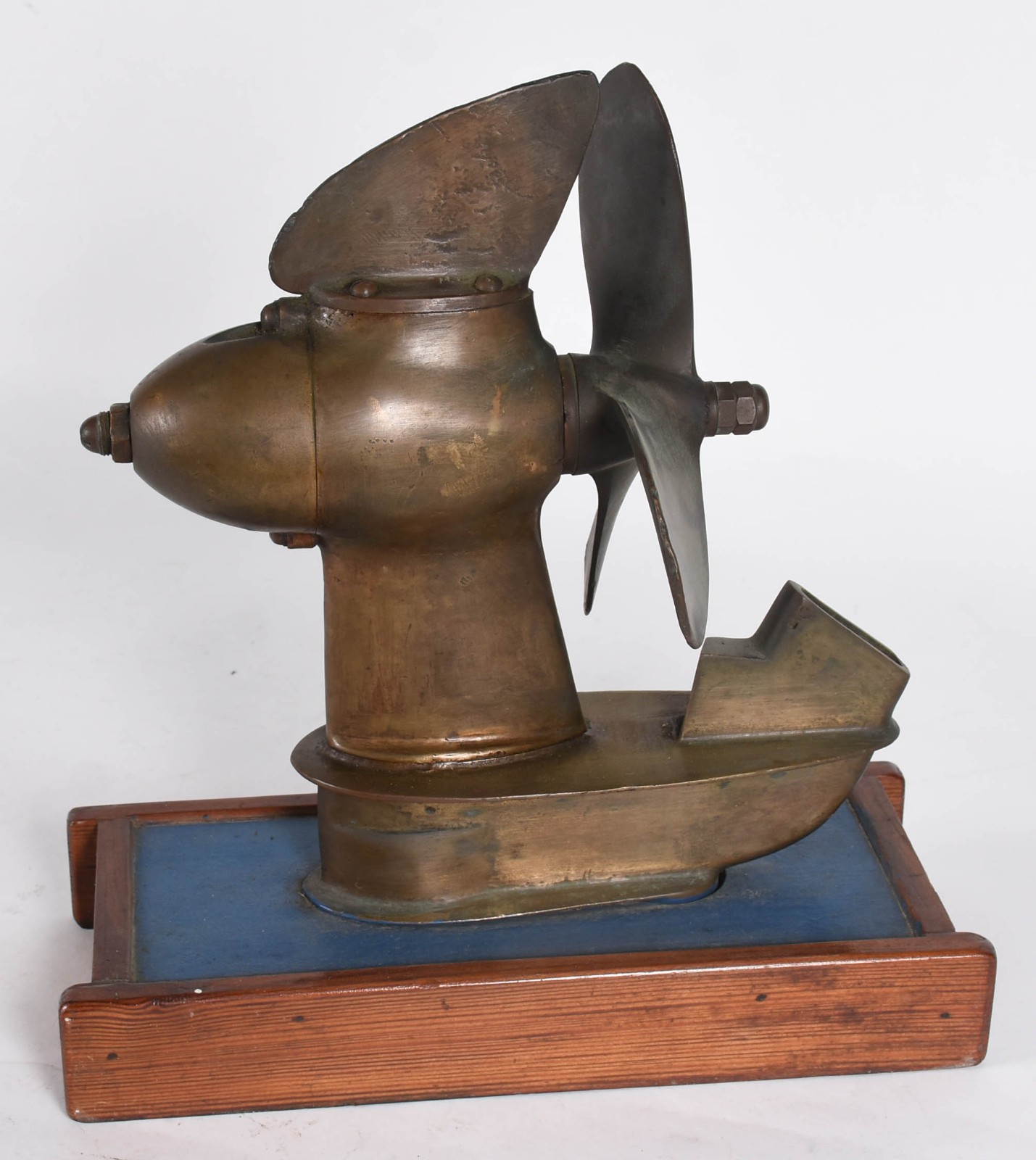Hélice de bronze com base de madeira (altura total com a base 40 x... - foto 4 de 5