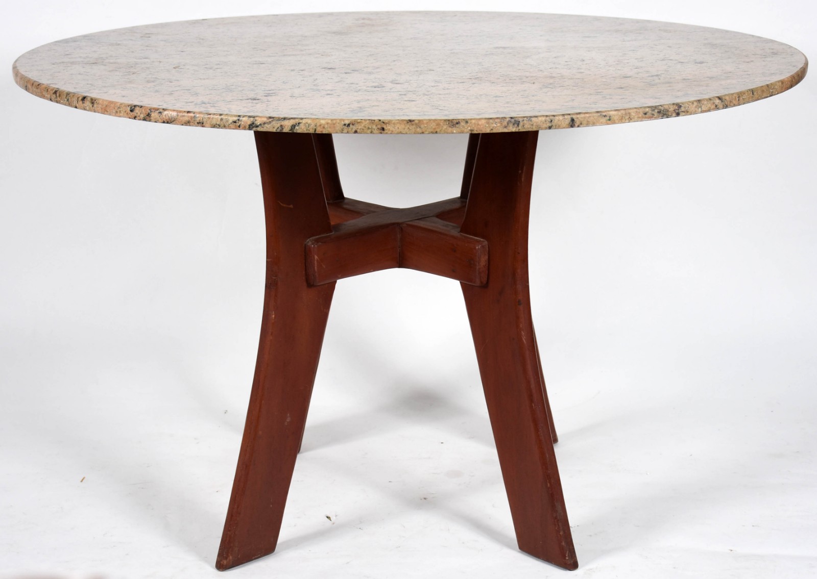 Mesa com base de madeira e tampo de mármore redondo. - foto 1 de 4