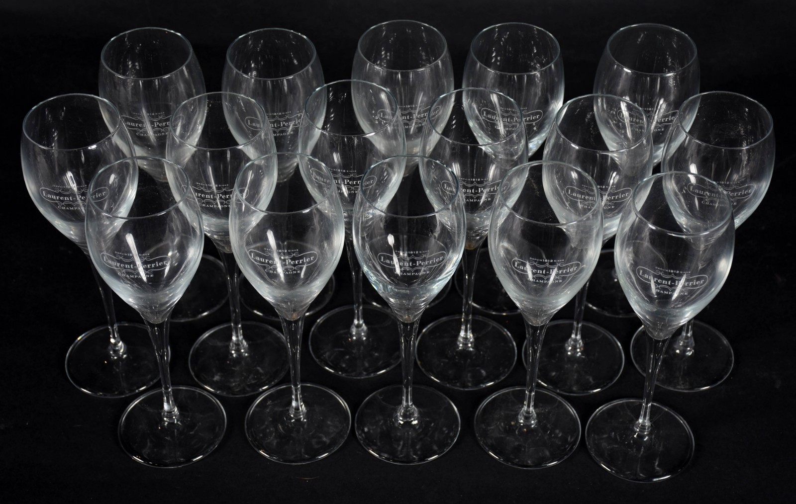 Dezesseis taças para champagne LAURENT PERRIER. - foto 2 de 3