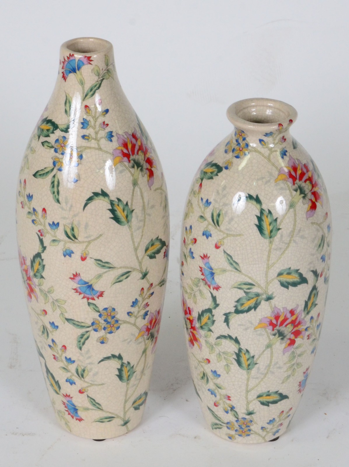 Dois vasos de porcelana decoração floral em policromia. - foto 2 de 2