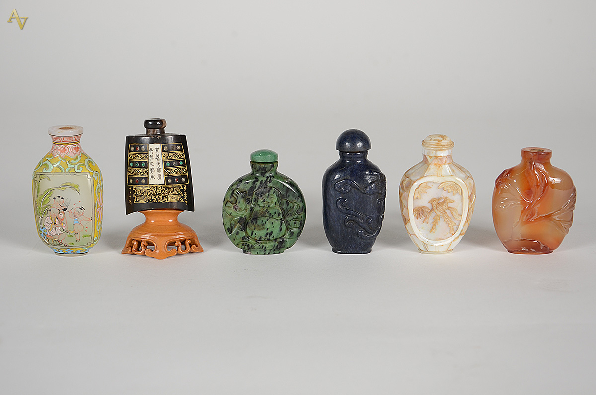 Conjunto com 6 snuff bottles de diversas procedências. Alturas de 6 à... - foto 1 de 2