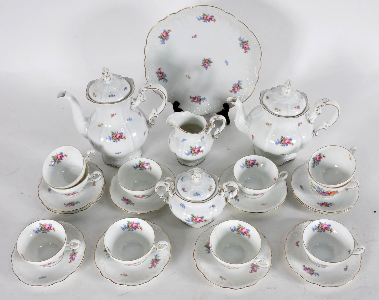 Serviço para chá de porcelana alemã ROSENTHAL composto por bule para... - foto 2 de 5
