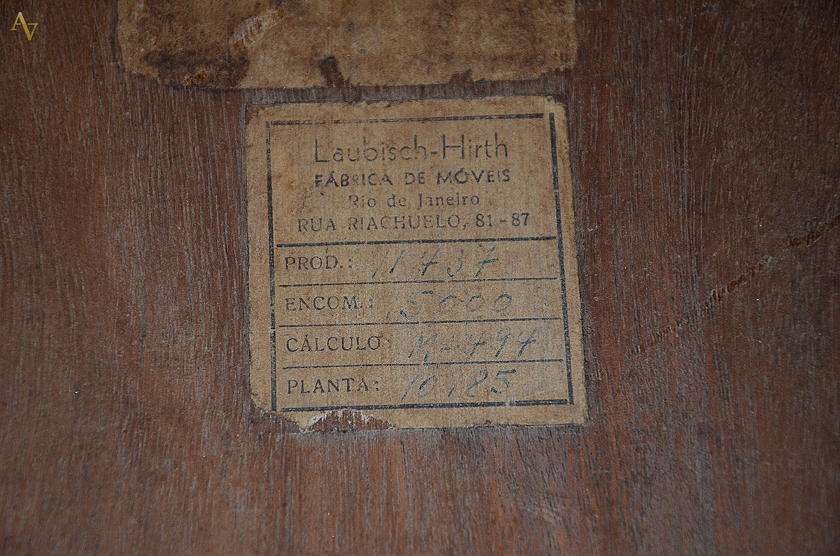 Cômoda de madeira nobre com cinco gavetas, fabricação LAUBISCH HIRTH... - foto 4 de 4