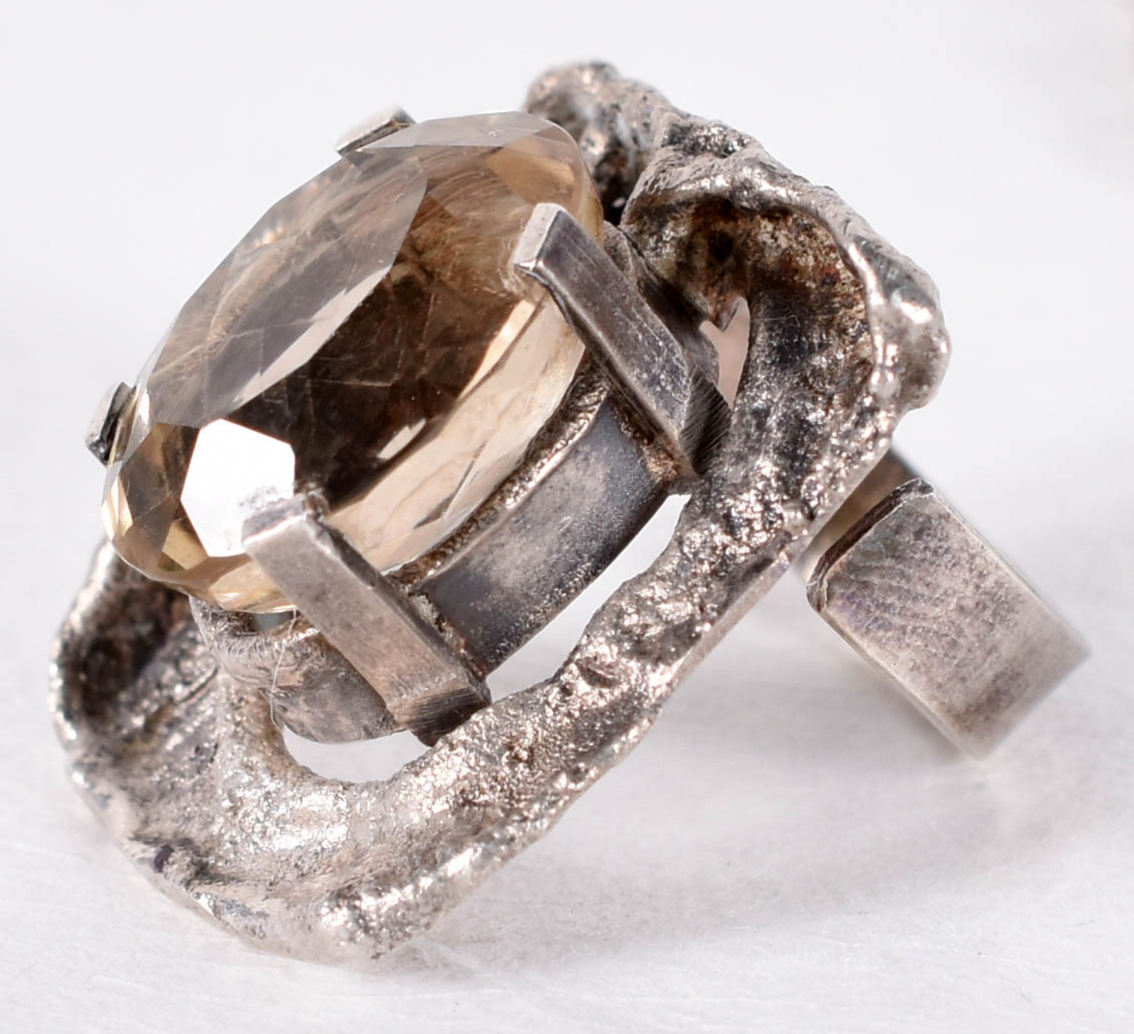 Conjunto de prata com pedras amarelas, composto de pulseira, cordão... - foto 2 de 5