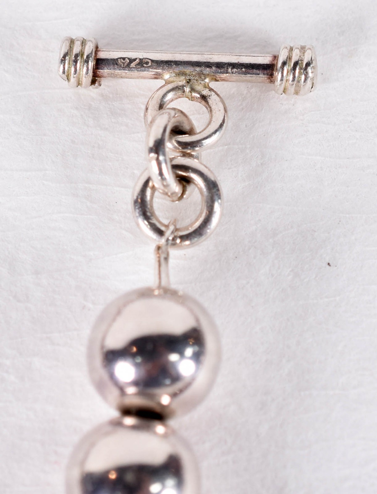 Conjunto de colar e pulseira com "bolas" de prata. - foto 3 de 7