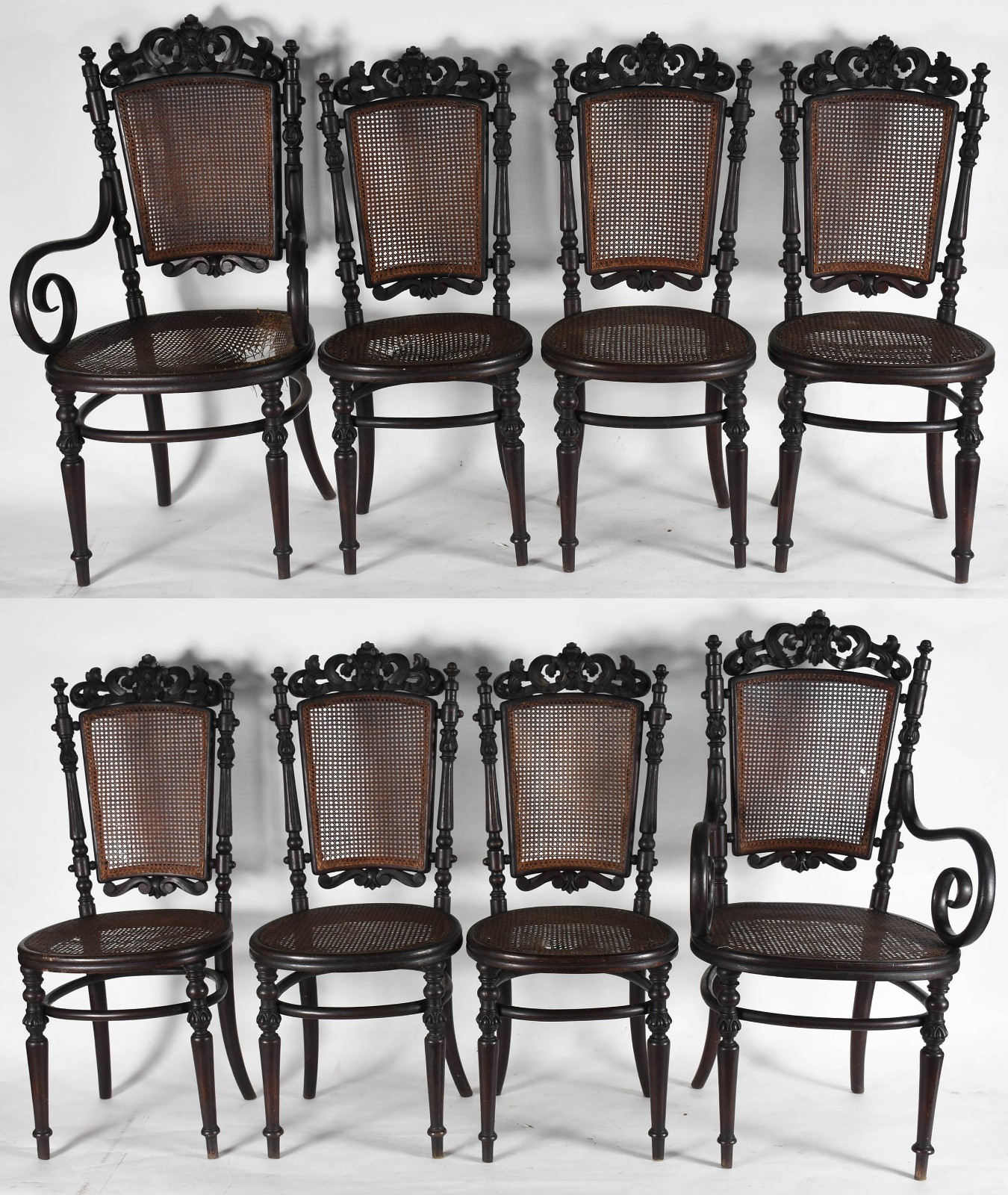 Conjunto com 8 cadeiras de madeira nobre, com assento e encosto de... - foto 1 de 4
