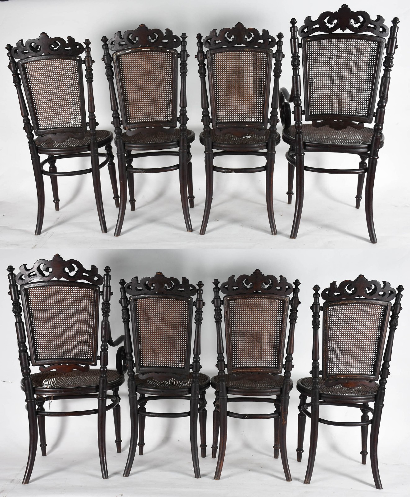 Conjunto com 8 cadeiras de madeira nobre, com assento e encosto de... - foto 4 de 4