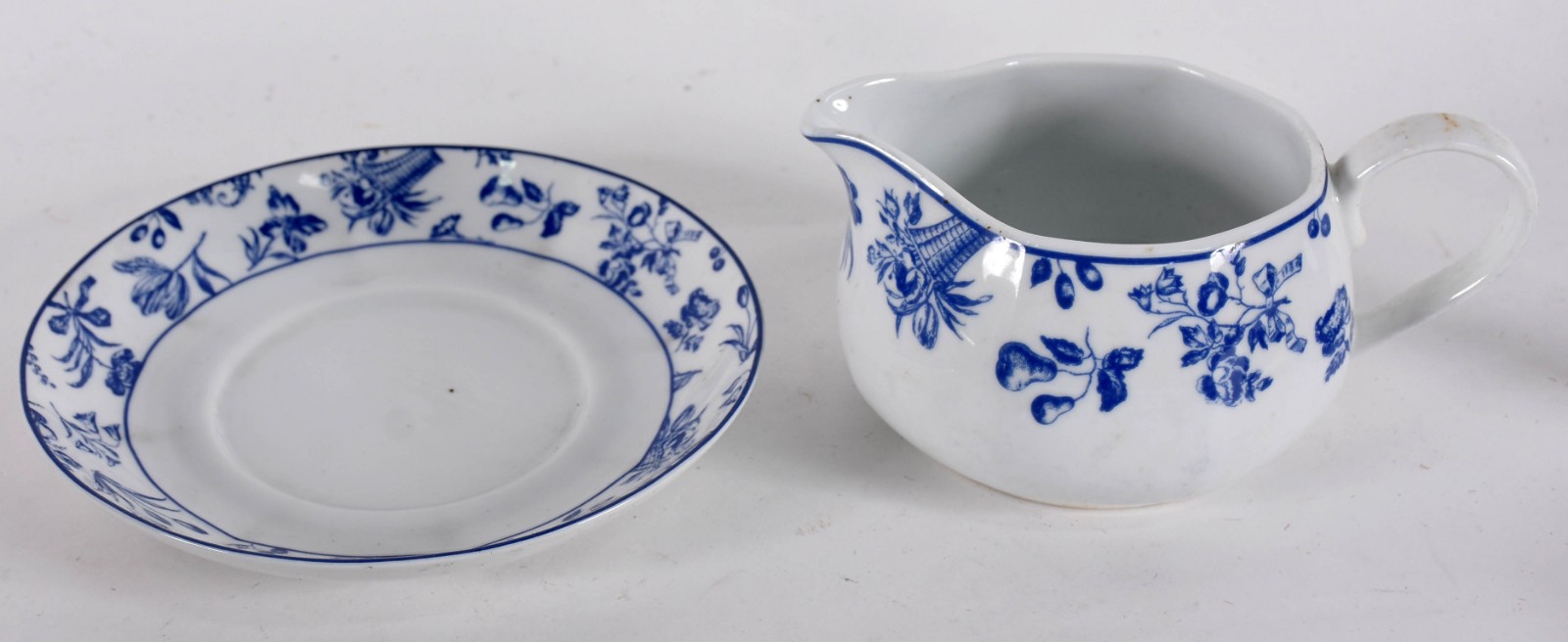 Aparelho de jantar de porcelana portuguesa VISTA ALEGRE, borda azul e... - foto 6 de 7