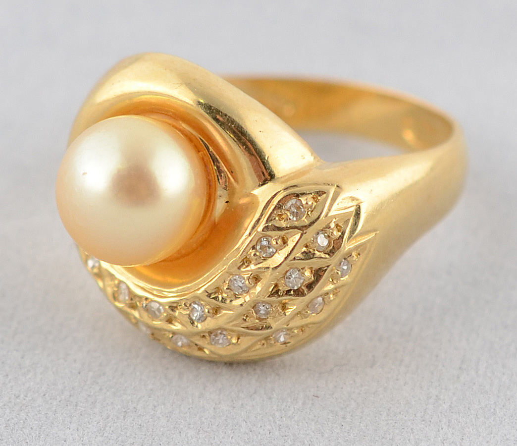 Anel de ouro 18 k com uma pérola de 8 mm e 0,50 ct de brilhantes -7,5... - foto 1 de 2