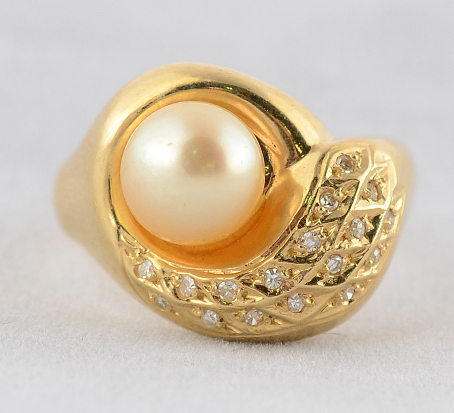 Anel de ouro 18 k com uma pérola de 8 mm e 0,50 ct de brilhantes -7,5... - foto 2 de 2