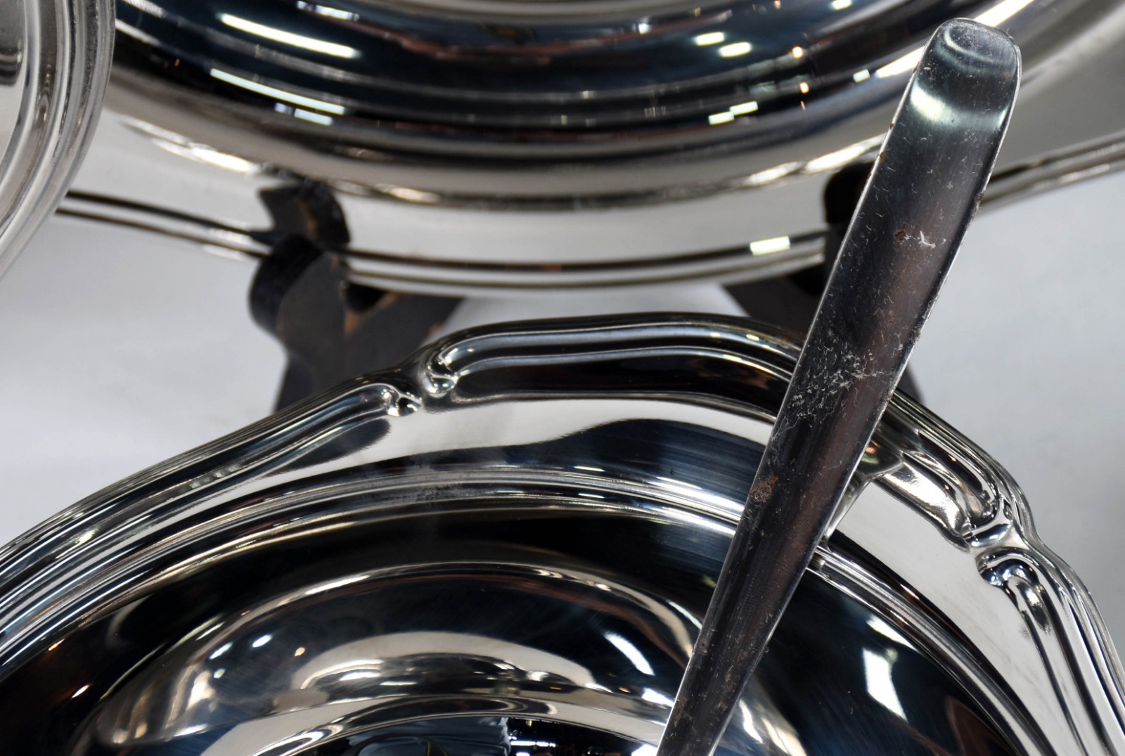 Baixela de inox para jantar com 8 peças e, acompanha panela para... - foto 3 de 4