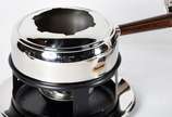 Baixela de jantar de inox com 7 peças, modelo "... - Baixela de jantar de inox com 7 peças, modelo "Senzala". Acompanha panela para fondue.