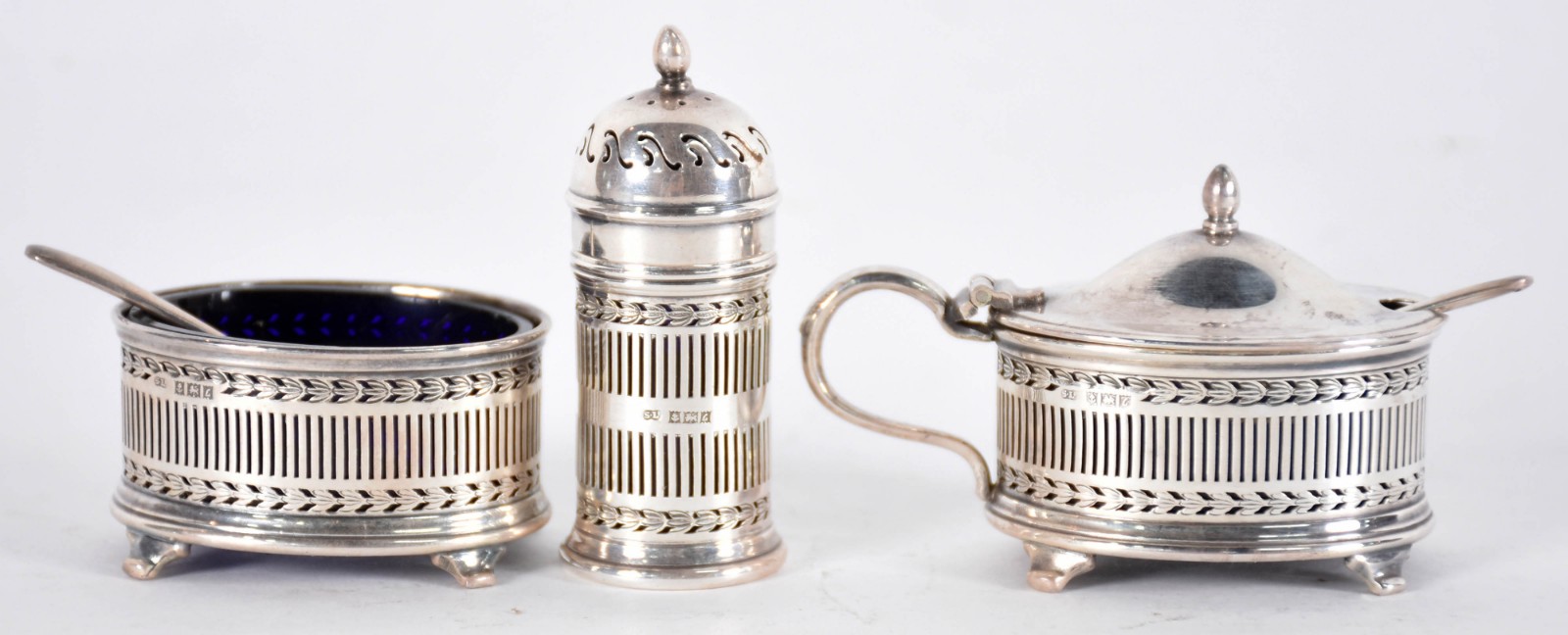 Conjunto de prata contrastada para sal, pimenta e mostarda, interior... - foto 1 de 6