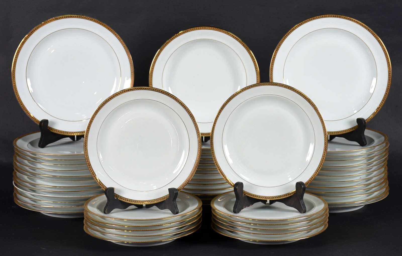 Aparelho de jantar de porcelana francesa LIMOGES composto por 26... - foto 2 de 7