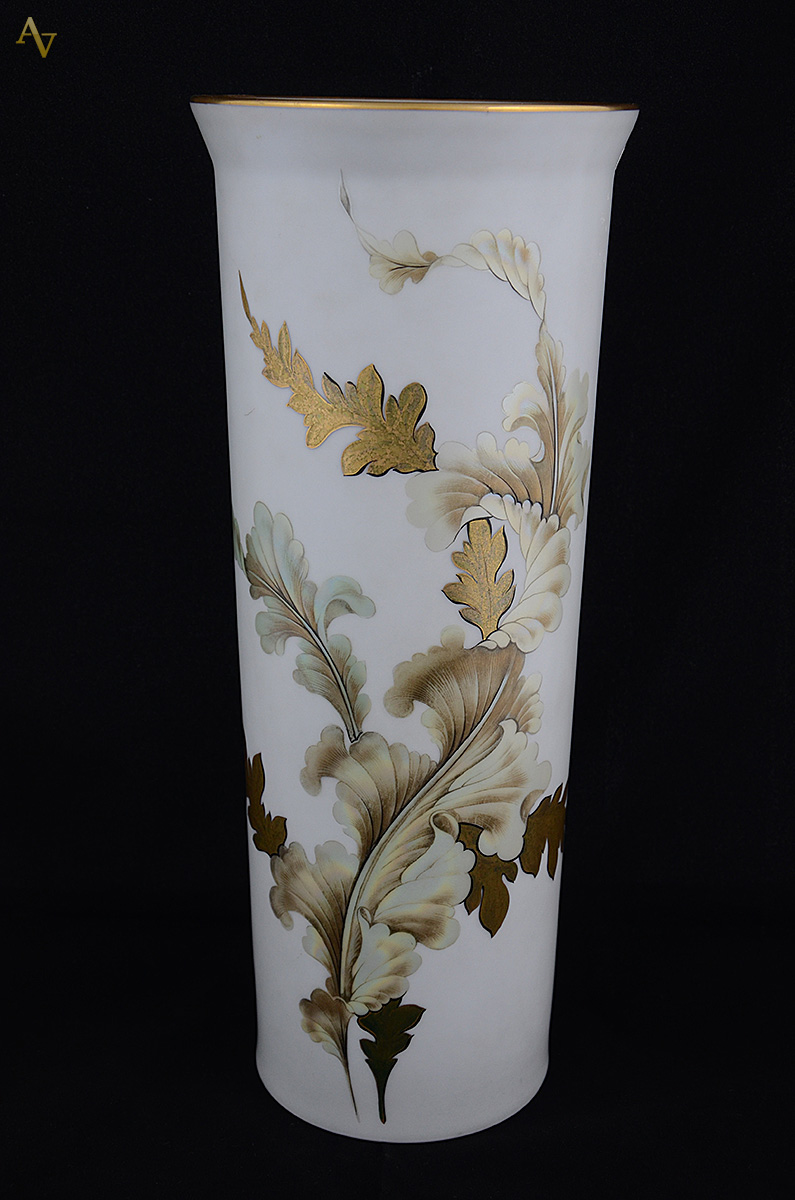 Vaso de porcelana alemã Heinrich assinado e numerado, folhagens com... - foto 1 de 3