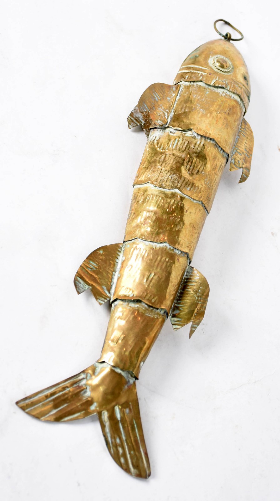 Diversas peças, sendo: peixe decorativo em metal dourado articulado... - foto 4 de 9