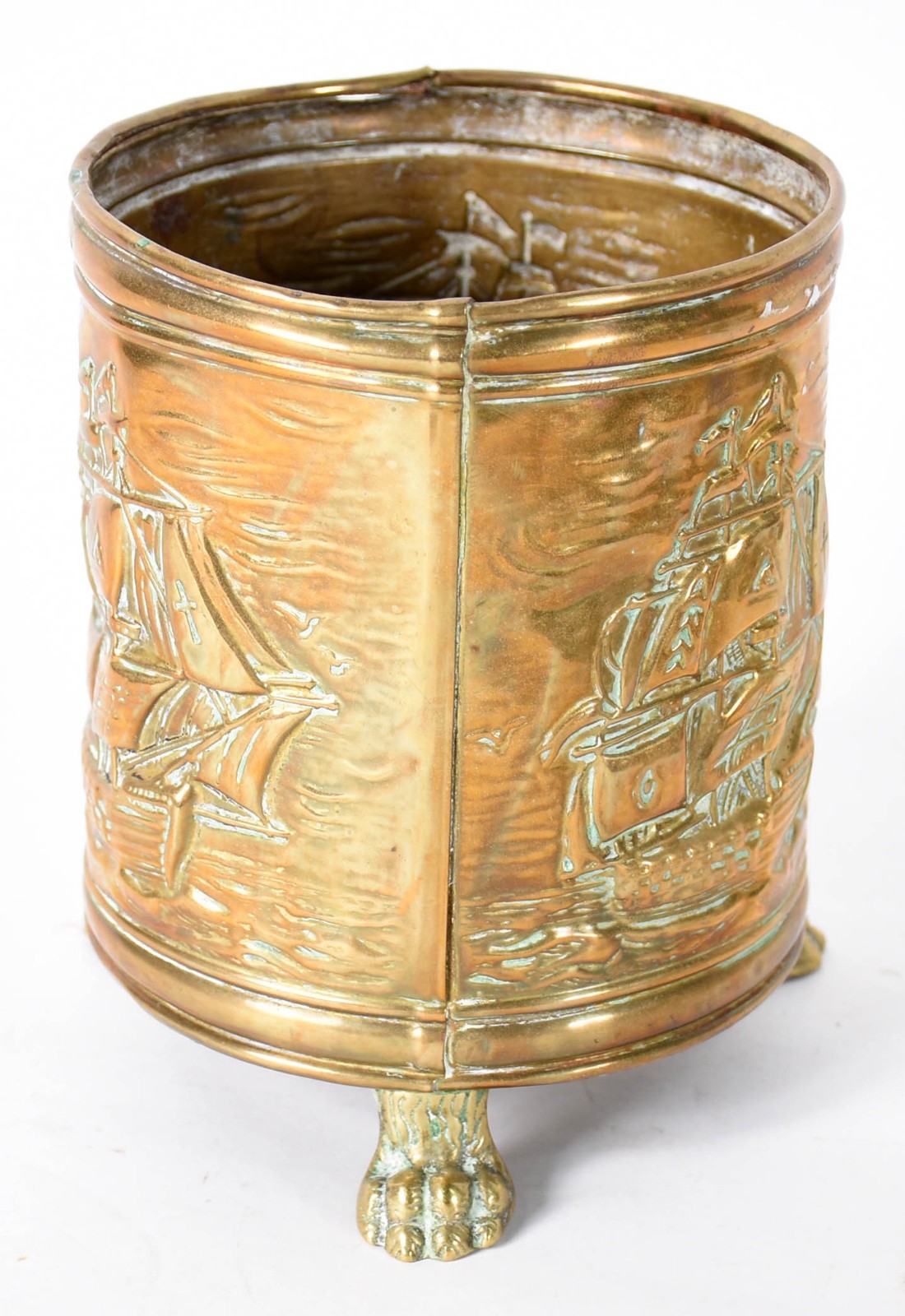 Diversas peças, sendo: peixe decorativo em metal dourado articulado... - foto 8 de 9