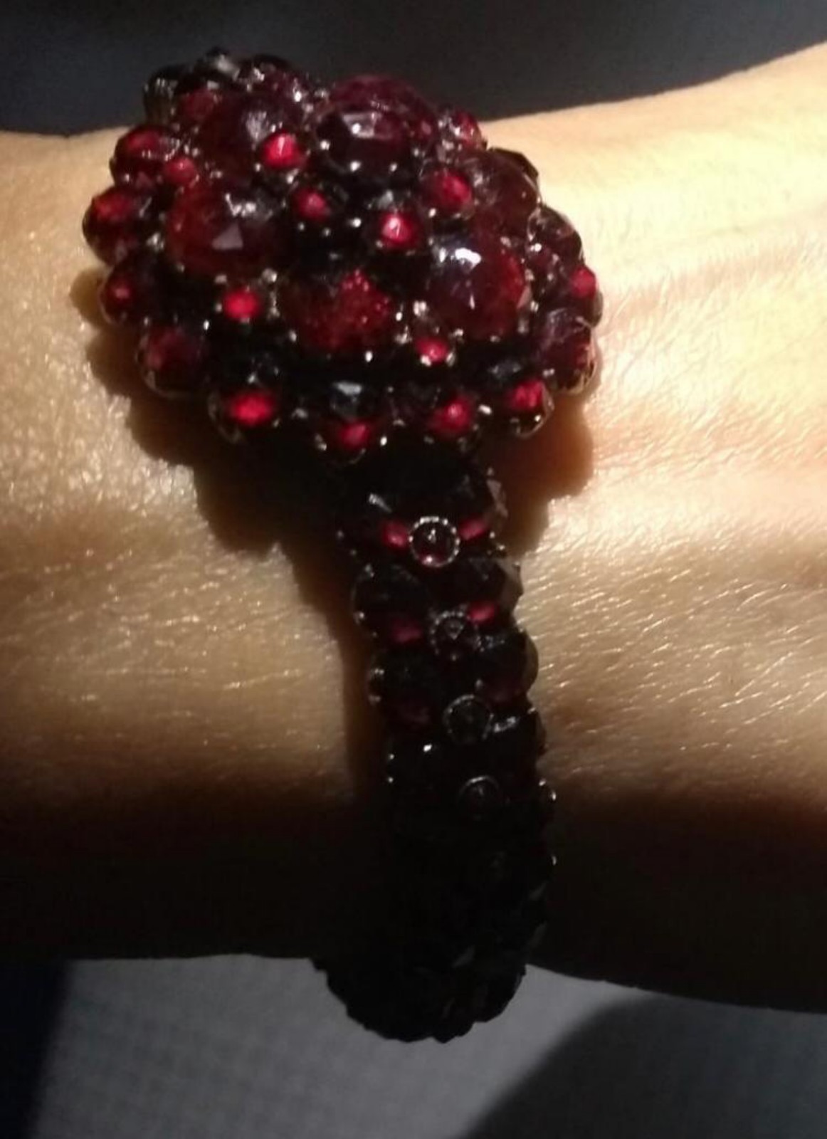 Pulseira estilo Império com rosetas de granada e prata (antigo... - foto 5 de 5