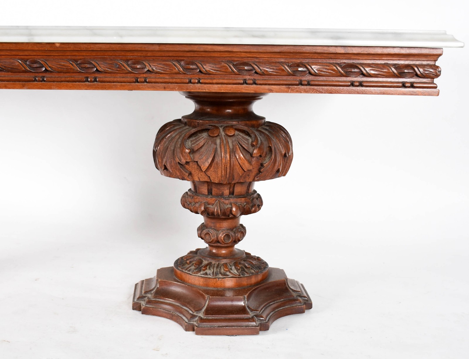 Mesa de centro de madeira nobre trabalhada com tampo de mármore. - foto 4 de 4