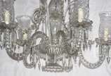 Lustre de cristal com 5 braços , pingentes lapi... - Lustre de cristal com 5 braços , pingentes lapidados e mangas lavradas.