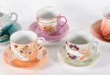 Cinco xícaras para chá com pires de porcelana d... - Cinco xícaras para chá com pires de porcelana de diversas procedências.