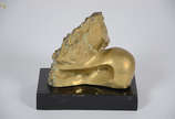MAZEREDO - Escultura de bronze representando ca... - MAZEREDO - Escultura de bronze representando cavalo com base de mármore preto. Altura total 20 cm.