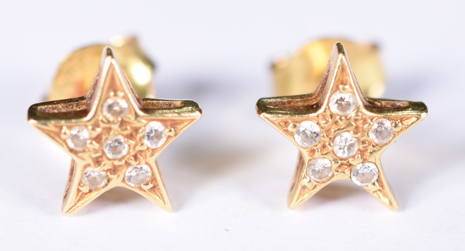 Par de brincos de ouro amarelo 18 k com doze mini brilhantes (Por... - foto 1 de 2