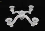Castiçal de porcelana alemã Rozenthal com 4 bra... - Castiçal de porcelana alemã Rozenthal com 4 braços. Altura 9 cm e diâmetro 38 cm.