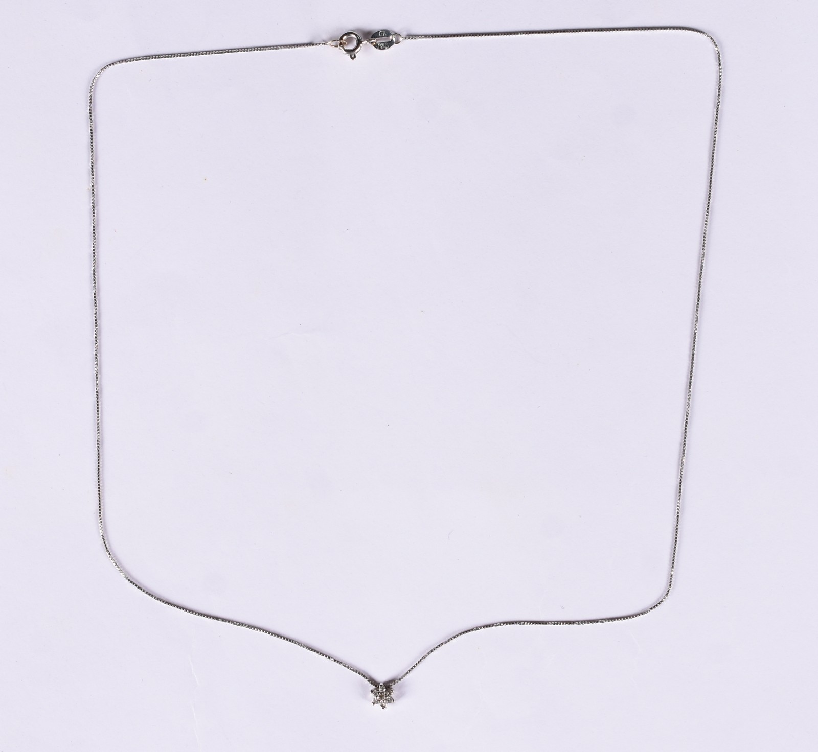 Gargantilha de ouro branco com pingente com cinco brilhantes (Por... - foto 2 de 4
