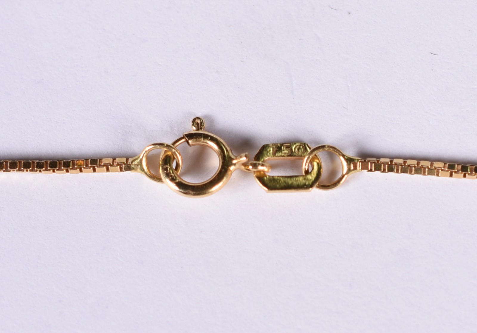 Gargantilha de ouro amarelo 18 k com pingente feitio laço (Por... - foto 4 de 4