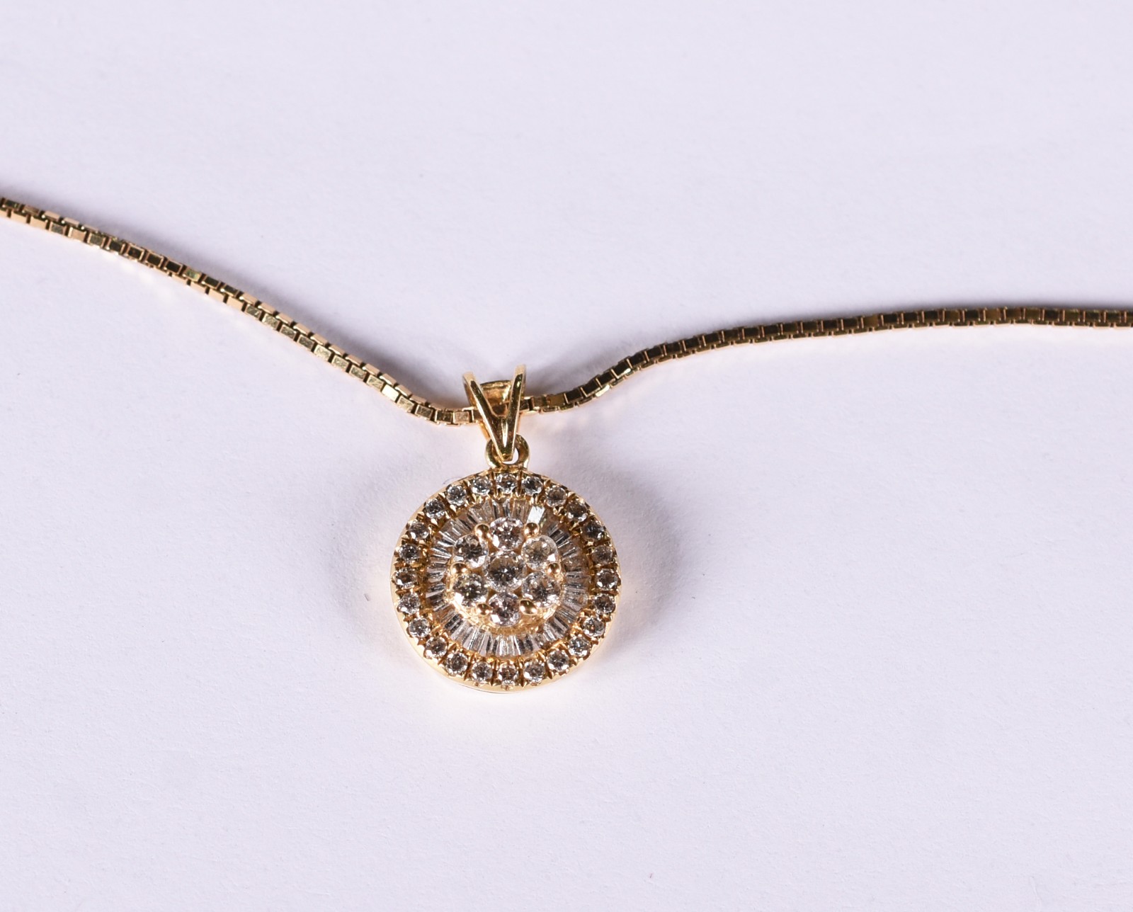 Gargantilha de ouro amarelo com pingente , com safiras e brilhantes... - foto 1 de 4