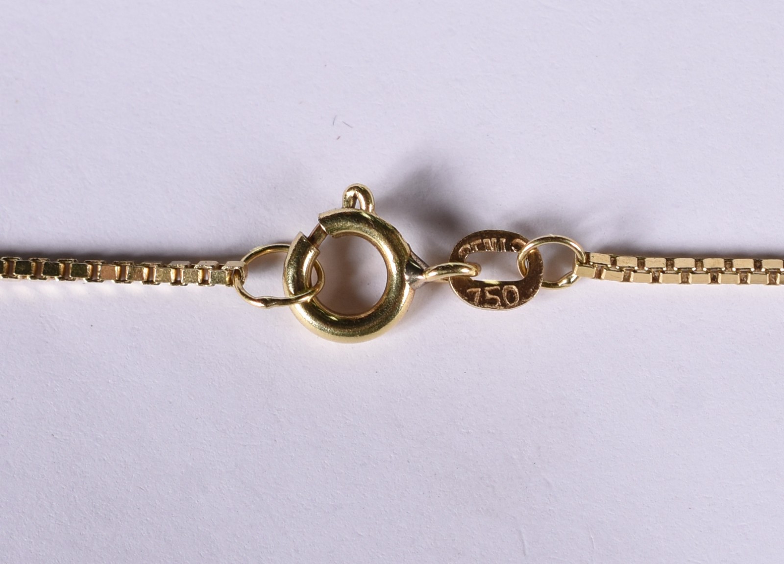 Gargantilha de ouro amarelo 18 k com medalha sacra (Por motivos de... - foto 4 de 4