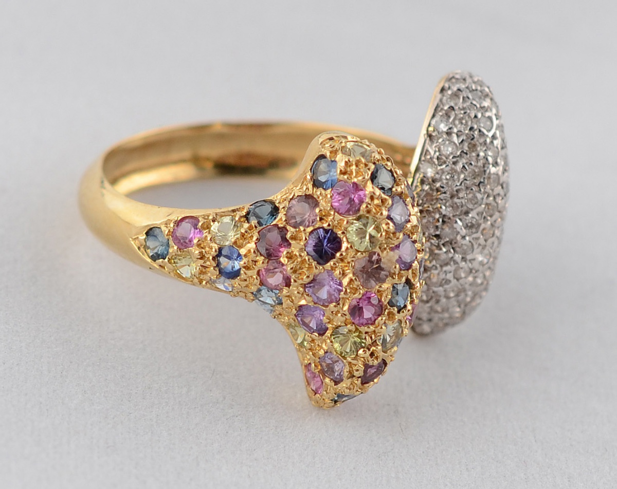Anel de ouro 18 k, com duas partes: uma com pavê de brilhantes e a... - foto 1 de 3