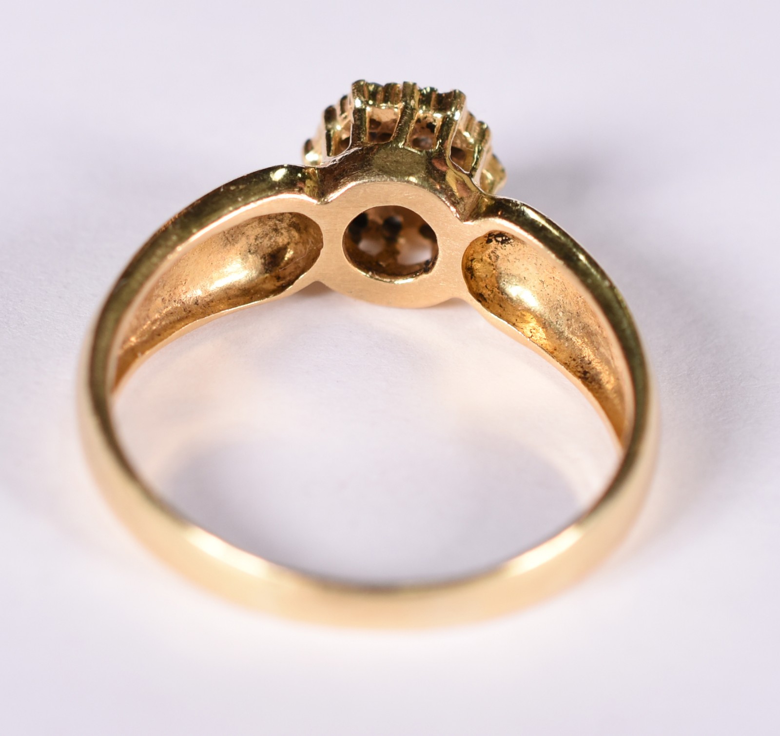 Anel de ouro amarelo com brilhantes, aro 14 (Por motivos de segurança... - foto 3 de 3