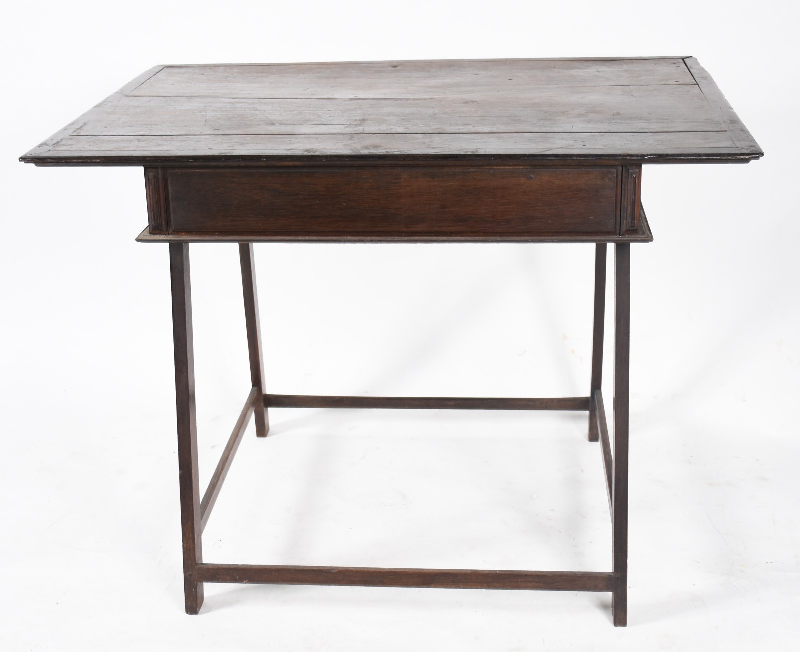 Mesa de madeira nobre com gaveta (sem fechadura), quatro pernas retas... - foto 5 de 5