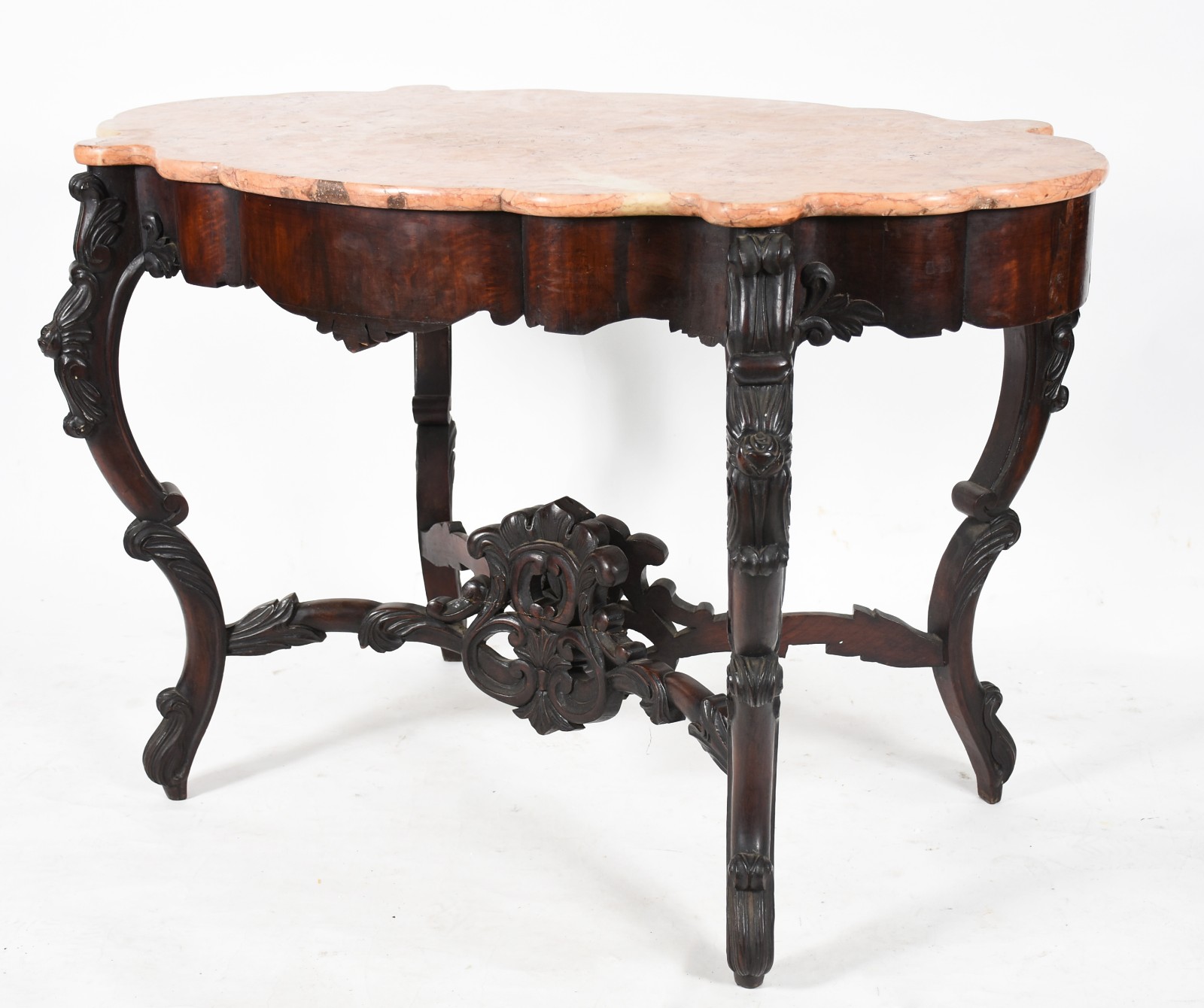 Mesa de apresentação de madeira nobre, saia recortada, pernas... - foto 3 de 7
