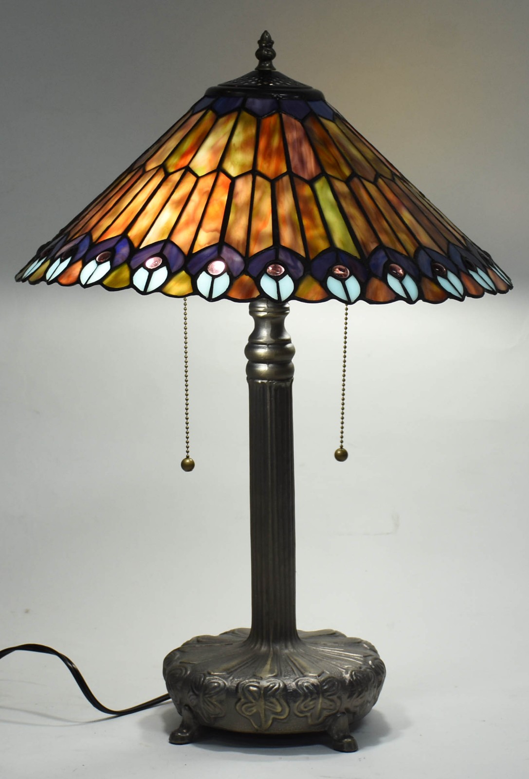 Luminária estilo Tiffany de metal com placas de pasta de vidro... - foto 3 de 3