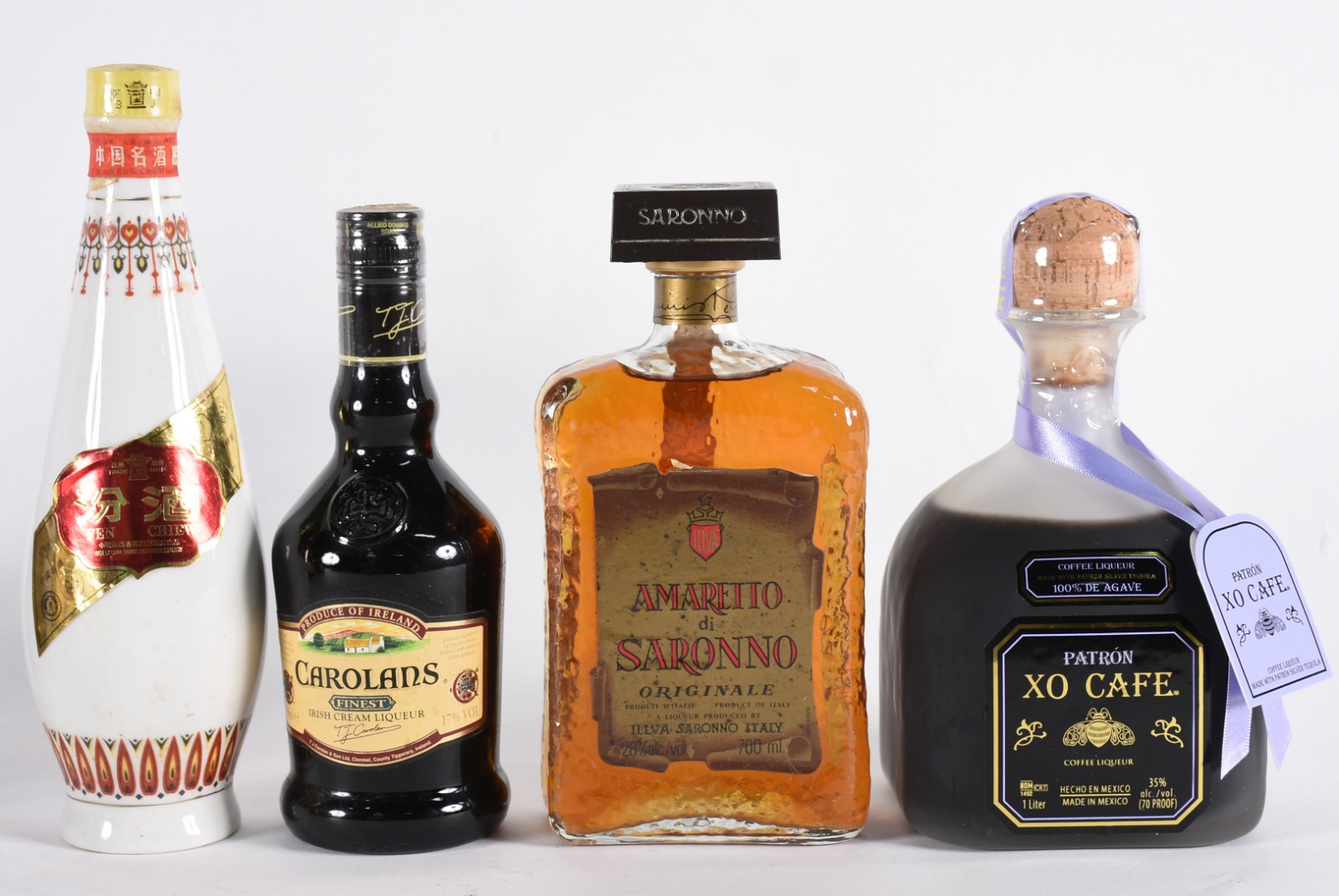 Oito garrafas diversas de bebidas, sendo: Gala Orange, Patrón xo... - foto 2 de 5