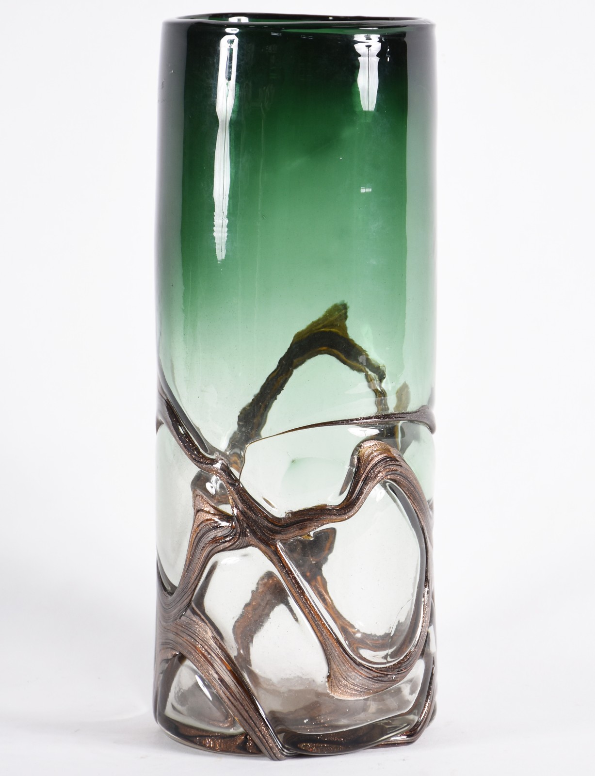 Jarro de vidro decorativo na cor verde degrade com detalhes em relevo... - foto 1 de 4