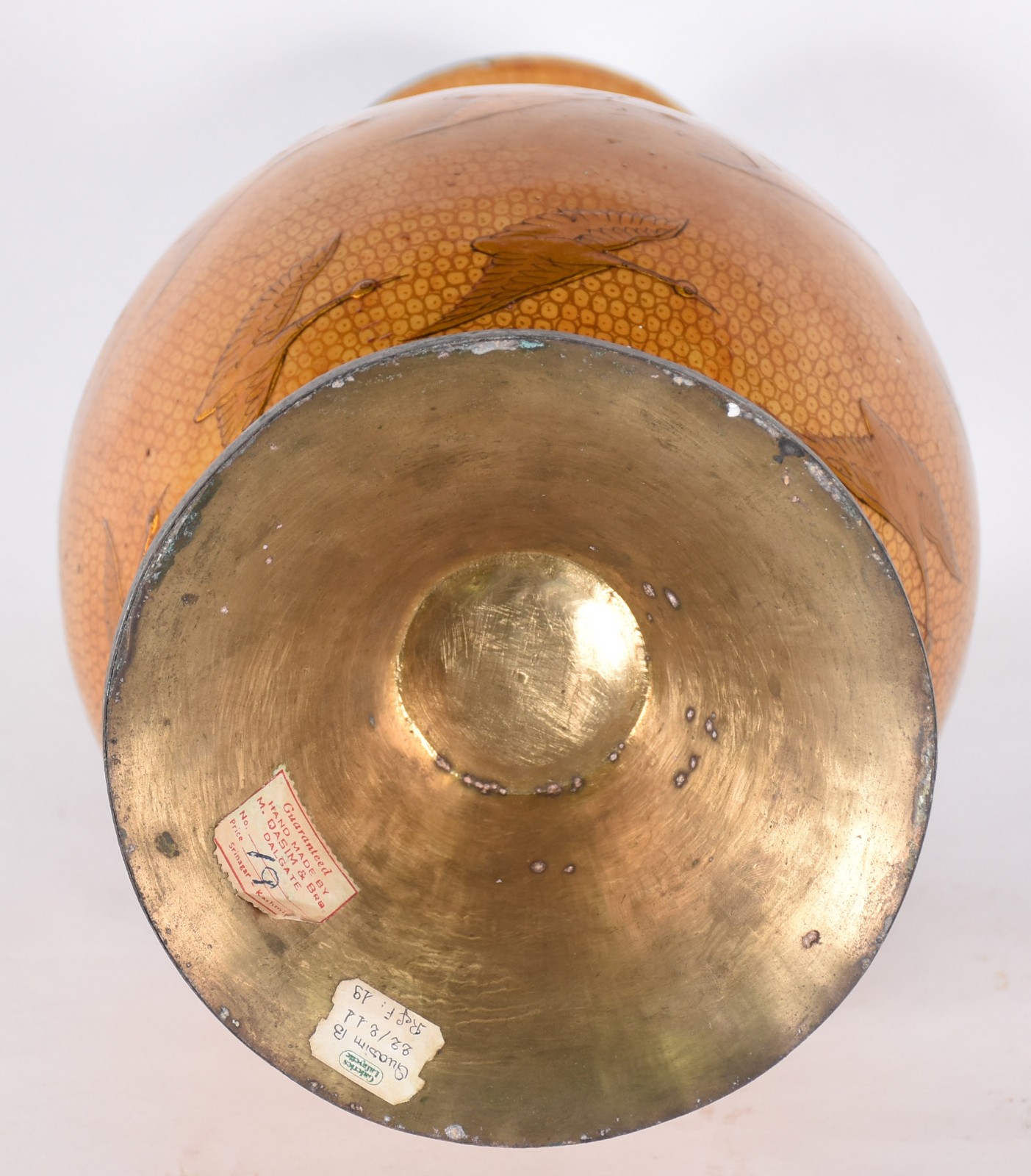 Vaso indiano feito a mão de metal amarelo e esmalte decorado com... - foto 3 de 4