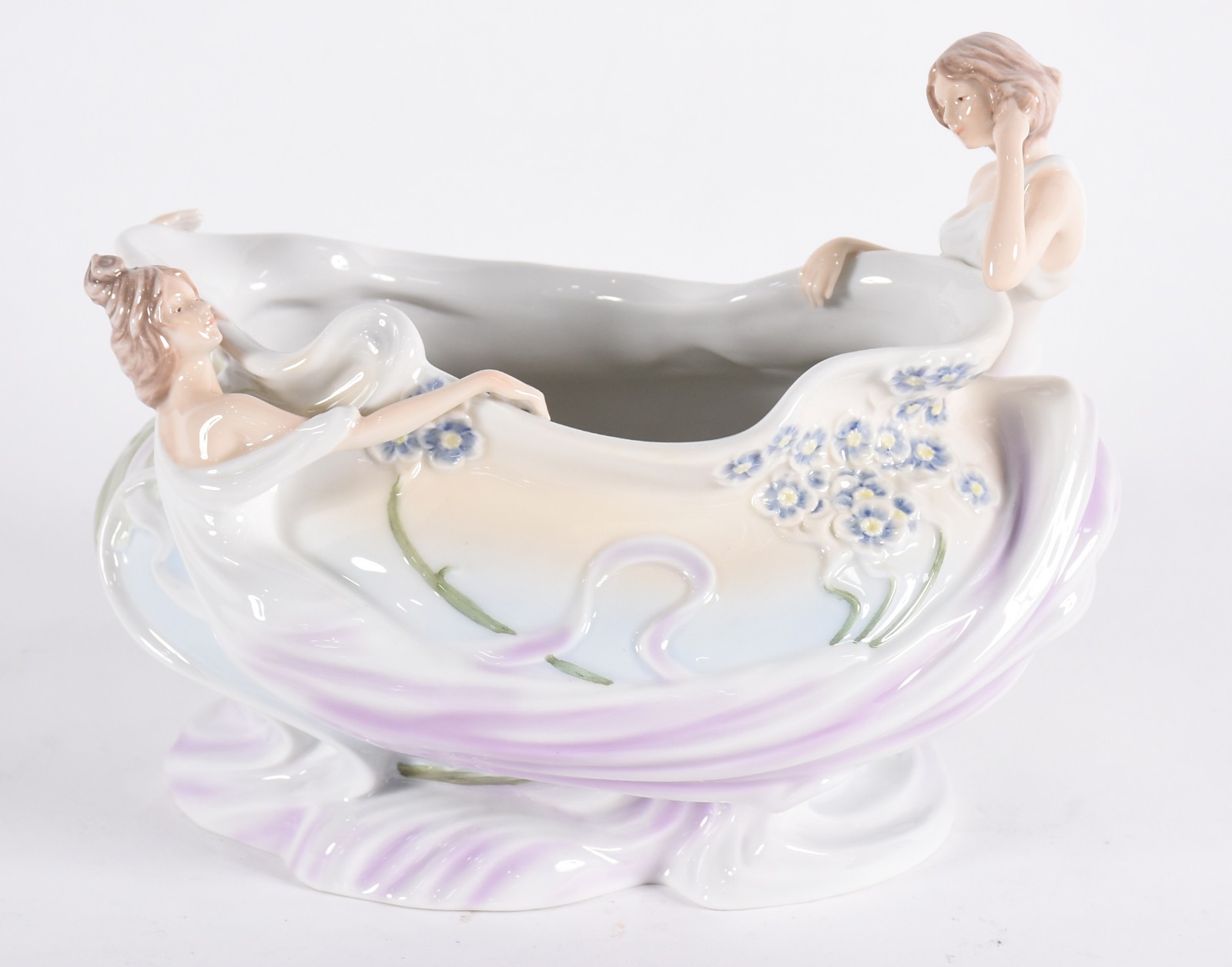 Bowl de porcelana policromada com duas figuras femininas nas... - foto 2 de 4