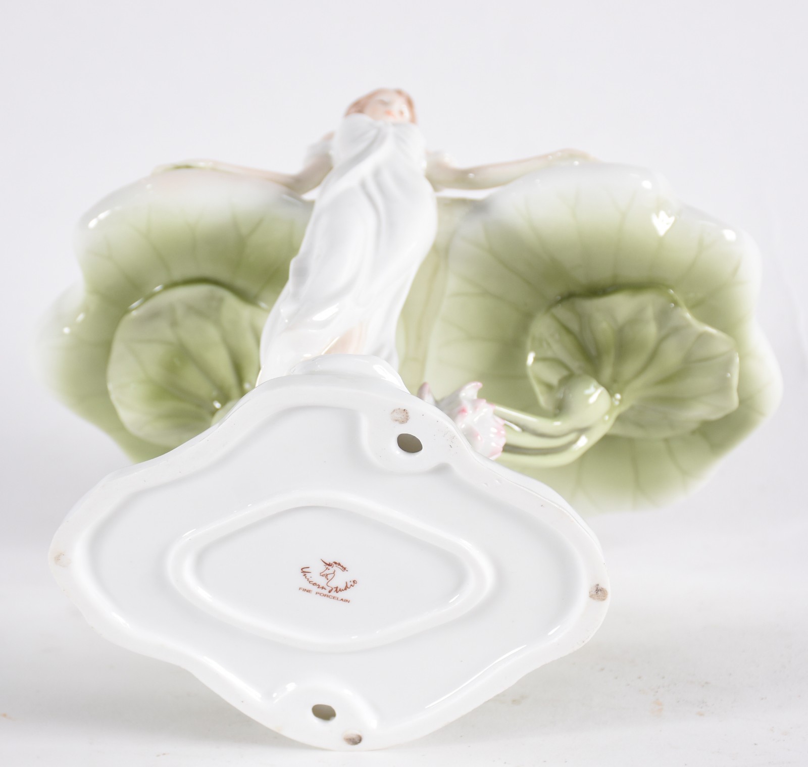 Estatueta/porta cartão de porcelana policromada estilo Art Nouveau... - foto 4 de 5