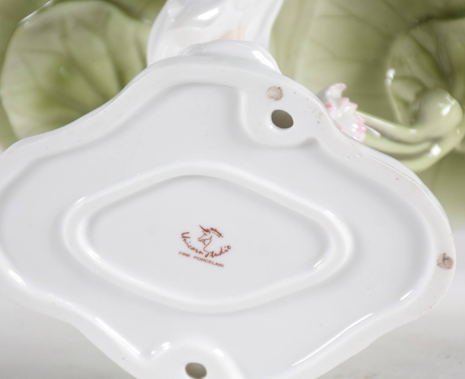 Estatueta/porta cartão de porcelana policromada estilo Art Nouveau... - foto 5 de 5