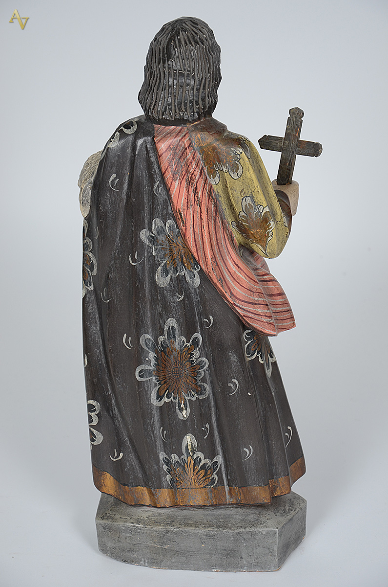 Imagem de madeira policromada representando Santo com carneiro... - foto 2 de 2