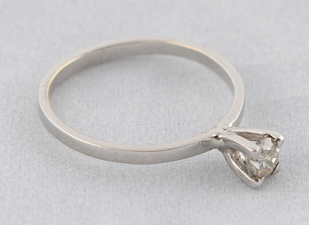 Anel de ouro branco solitário com 0,35 ct de brilhantes - 2 g - Aro...